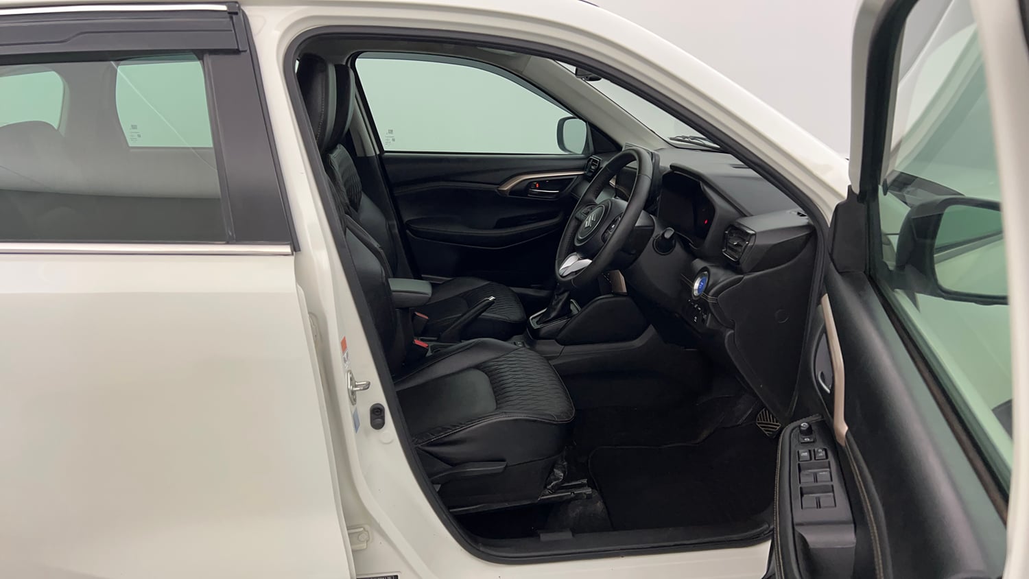 Used 2023 Maruti Suzuki Grand Vitara Alpha Plus Intelligent Hybrid eCVT Hybrid Automatic interior RIGHT SIDE FRONT DOOR CABIN VIEW
