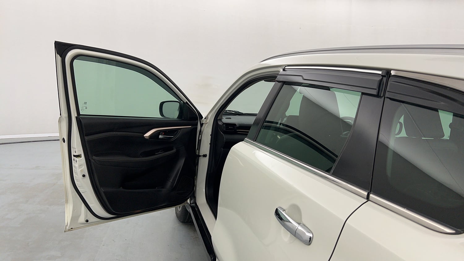 Used 2023 Maruti Suzuki Grand Vitara Alpha Plus Intelligent Hybrid eCVT Hybrid Automatic interior LEFT FRONT DOOR OPEN VIEW