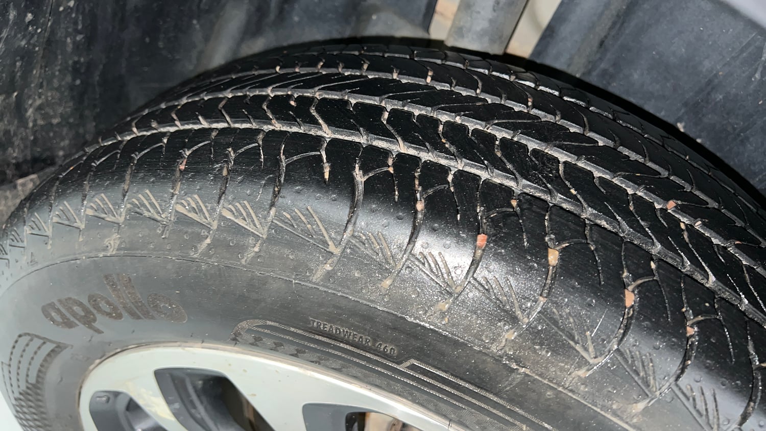 Used 2023 Maruti Suzuki Grand Vitara Alpha Plus Intelligent Hybrid eCVT Hybrid Automatic tyres RIGHT REAR TYRE TREAD VIEW