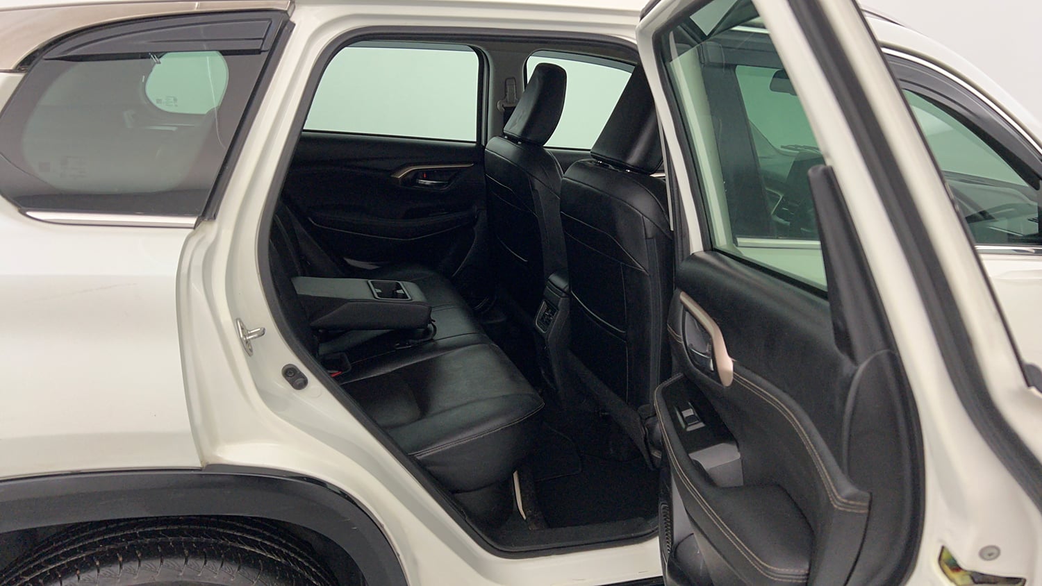 Used 2023 Maruti Suzuki Grand Vitara Alpha Plus Intelligent Hybrid eCVT Hybrid Automatic interior RIGHT SIDE REAR DOOR CABIN VIEW