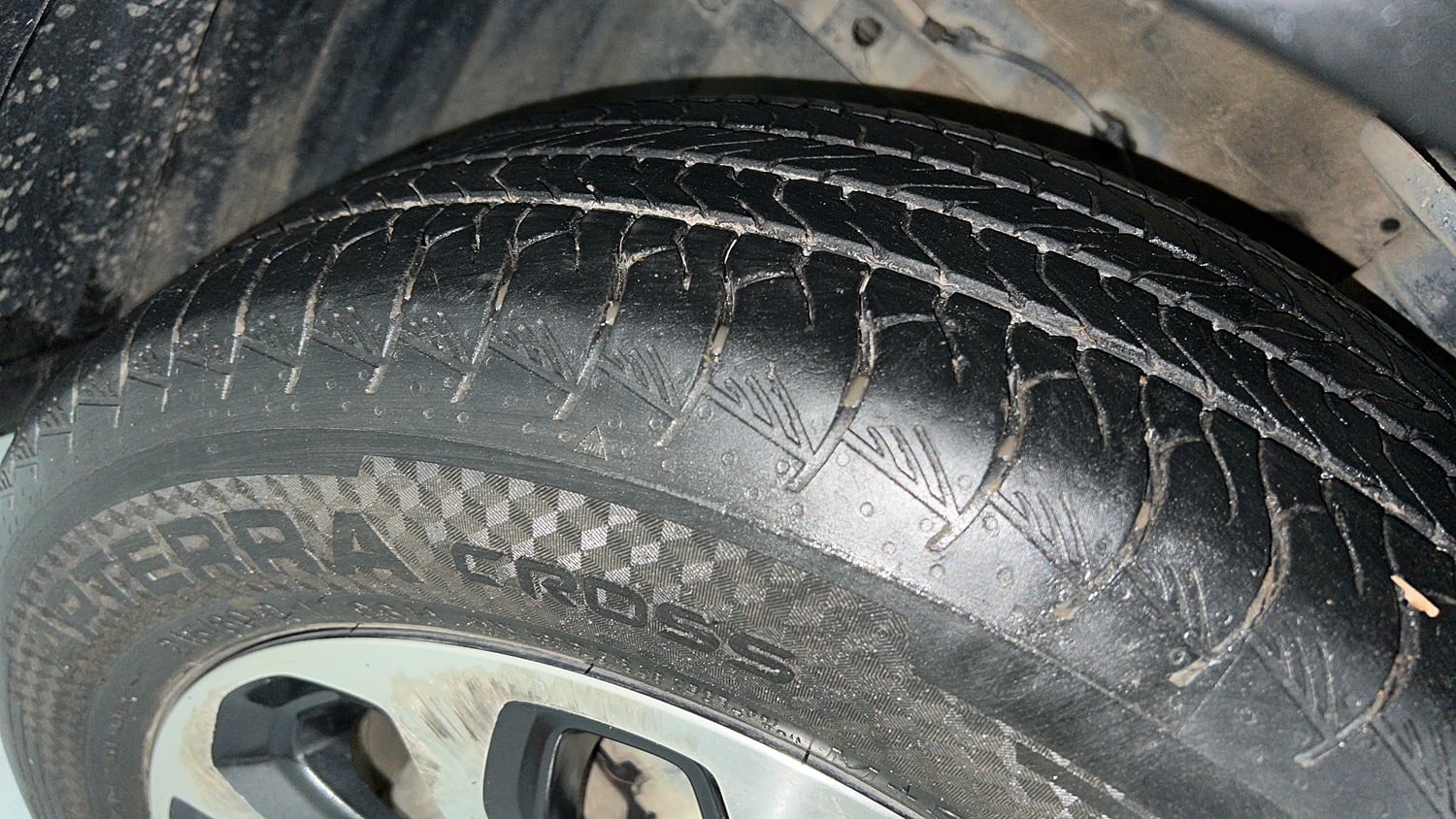 Used 2023 Maruti Suzuki Grand Vitara Alpha Plus Intelligent Hybrid eCVT Hybrid Automatic tyres LEFT FRONT TYRE TREAD VIEW