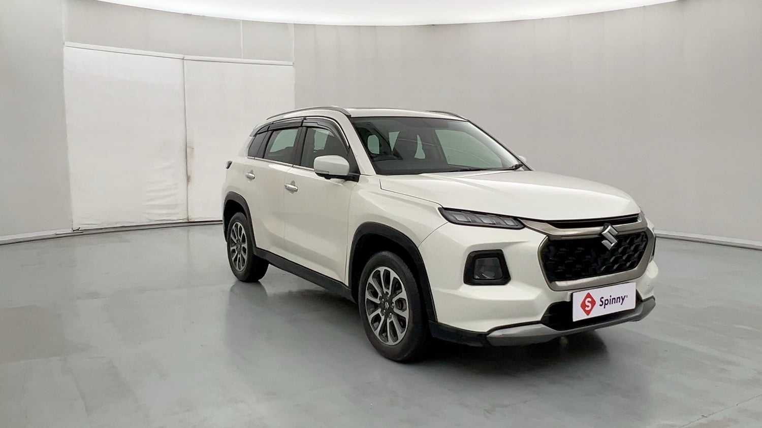 Used 2023 Maruti Suzuki Grand Vitara Alpha Plus Intelligent Hybrid eCVT Hybrid Automatic exterior RIGHT FRONT CORNER VIEW