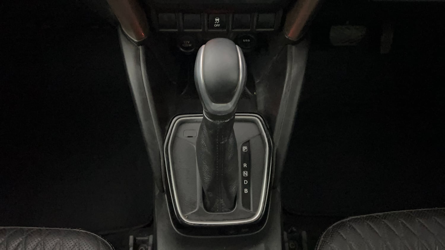 Used 2023 Maruti Suzuki Grand Vitara Alpha Plus Intelligent Hybrid eCVT Hybrid Automatic interior GEAR  KNOB VIEW