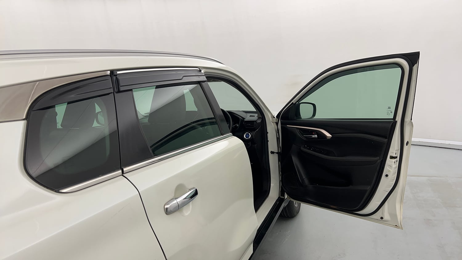 Used 2023 Maruti Suzuki Grand Vitara Alpha Plus Intelligent Hybrid eCVT Hybrid Automatic interior RIGHT FRONT DOOR OPEN VIEW