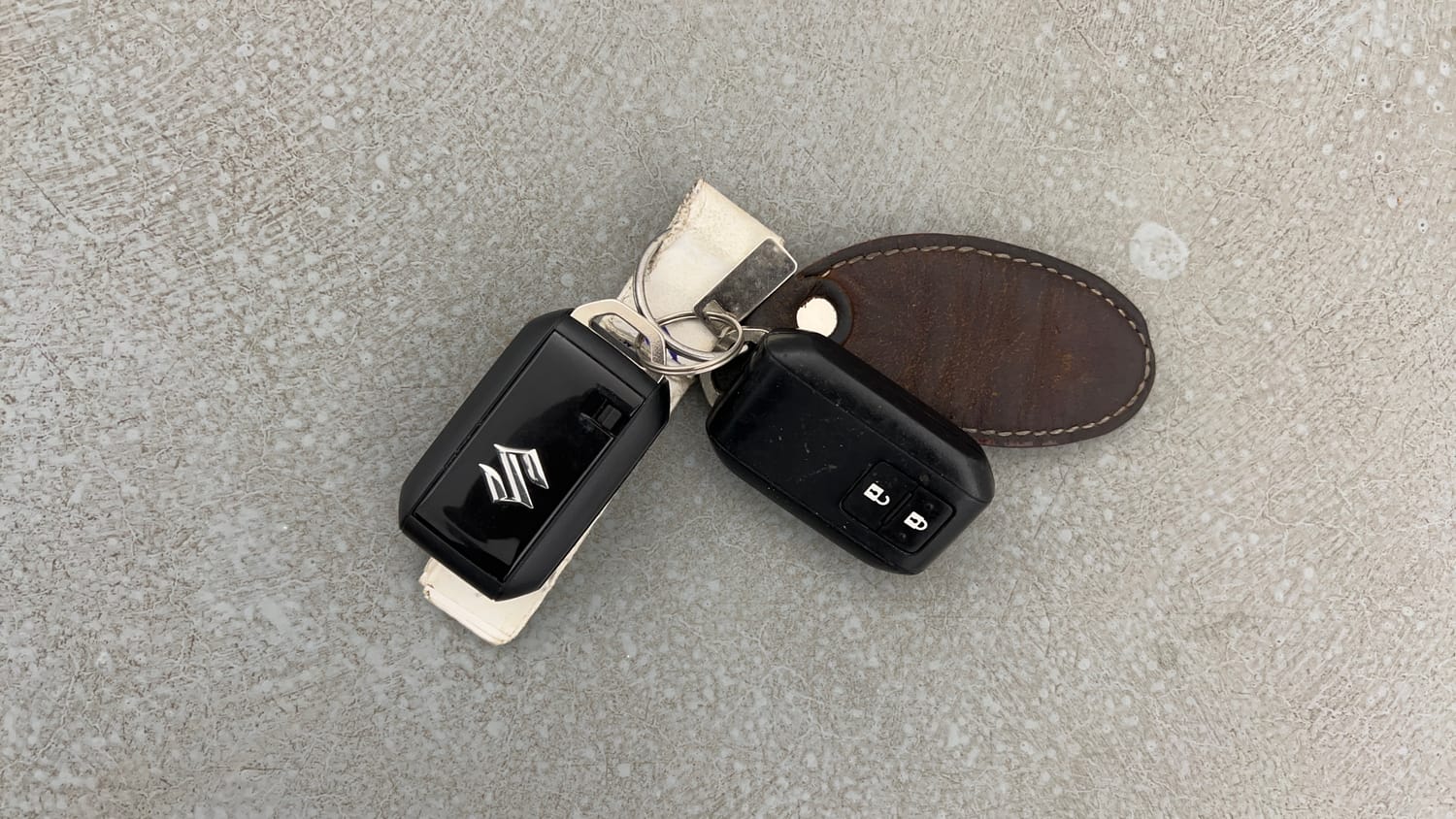 Used 2023 Maruti Suzuki Grand Vitara Alpha Plus Intelligent Hybrid eCVT Hybrid Automatic extra CAR KEY VIEW