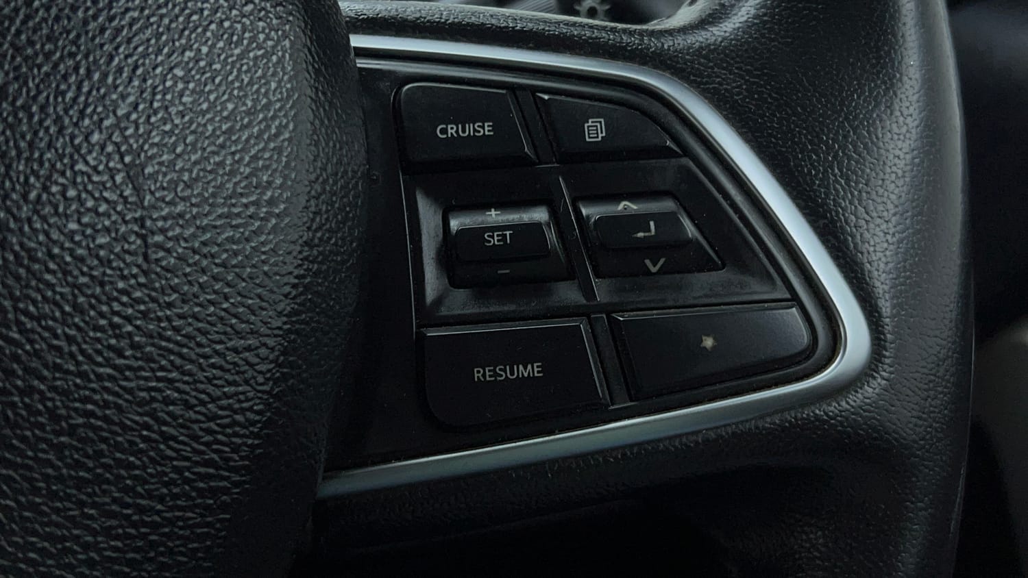2022 Mahindra Scorpio N Z8 L Diesel AT 2WD 6 STR-42
