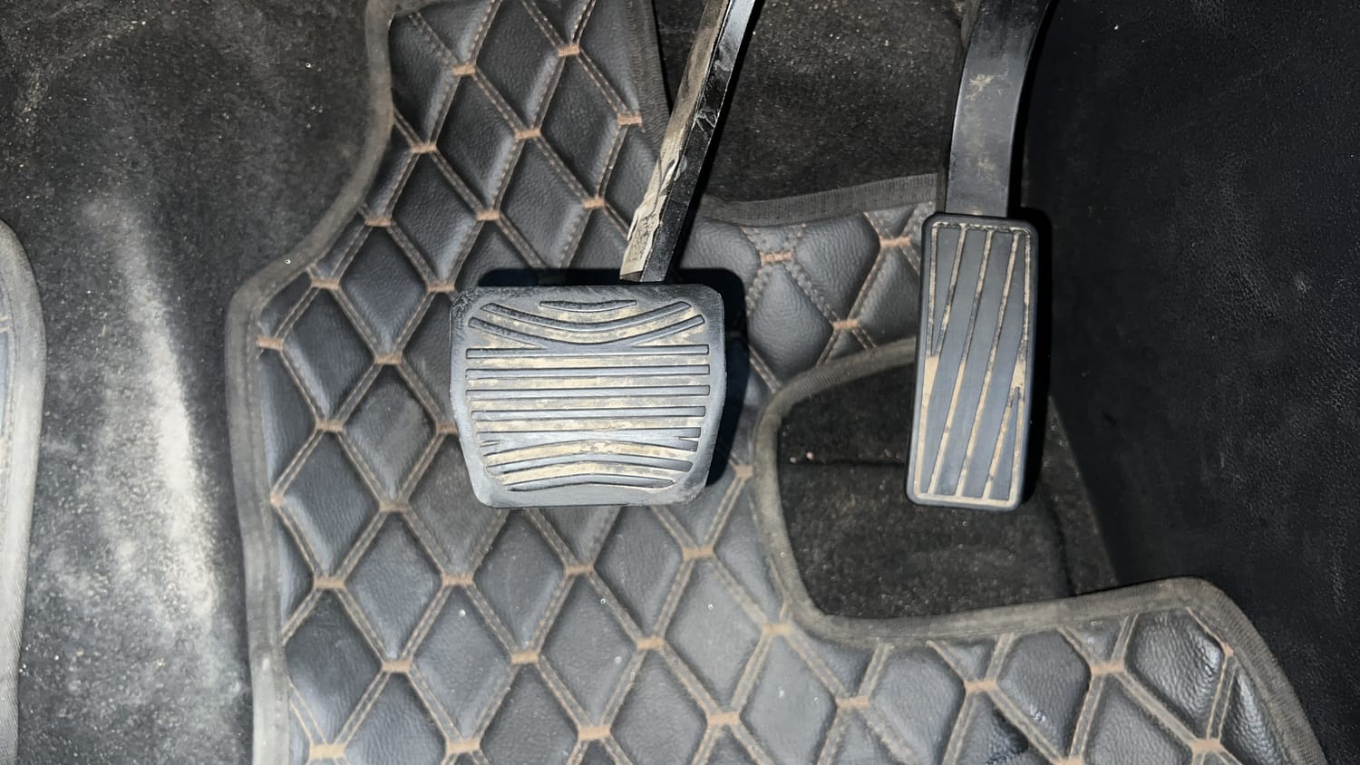 2022 Mahindra Scorpio N Z8 L Diesel AT 2WD 6 STR-27