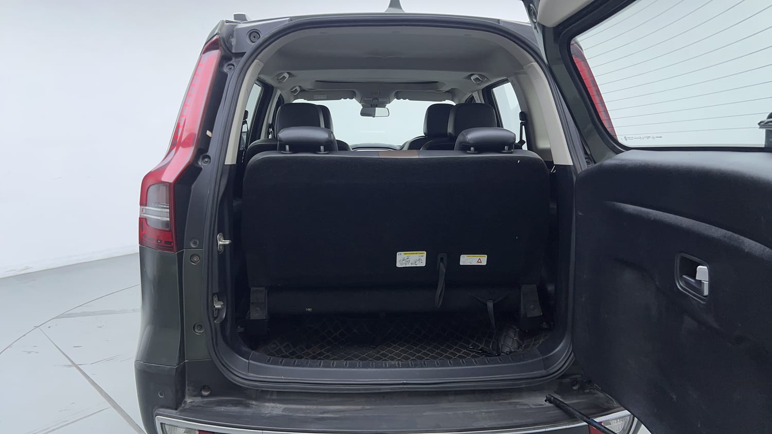 2022 Mahindra Scorpio N Z8 L Diesel AT 2WD 6 STR-26