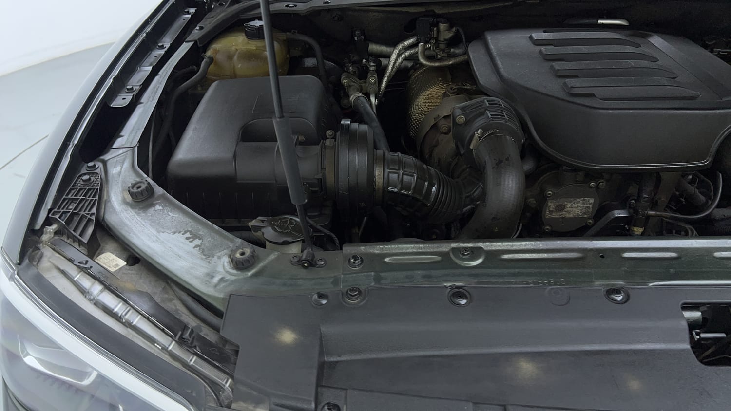 2022 Mahindra Scorpio N Z8 L Diesel AT 2WD 6 STR-30