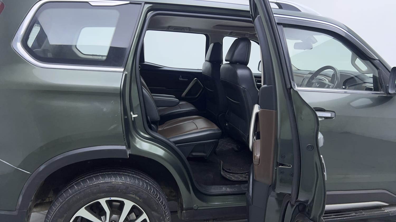 2022 Mahindra Scorpio N Z8 L Diesel AT 2WD 6 STR-18