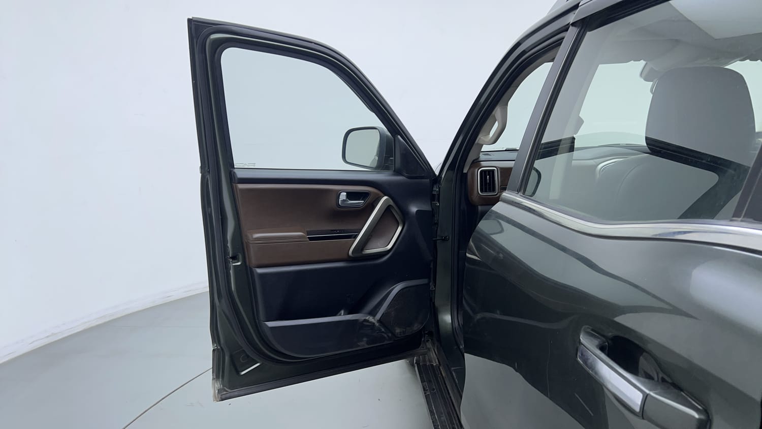2022 Mahindra Scorpio N Z8 L Diesel AT 2WD 6 STR-21