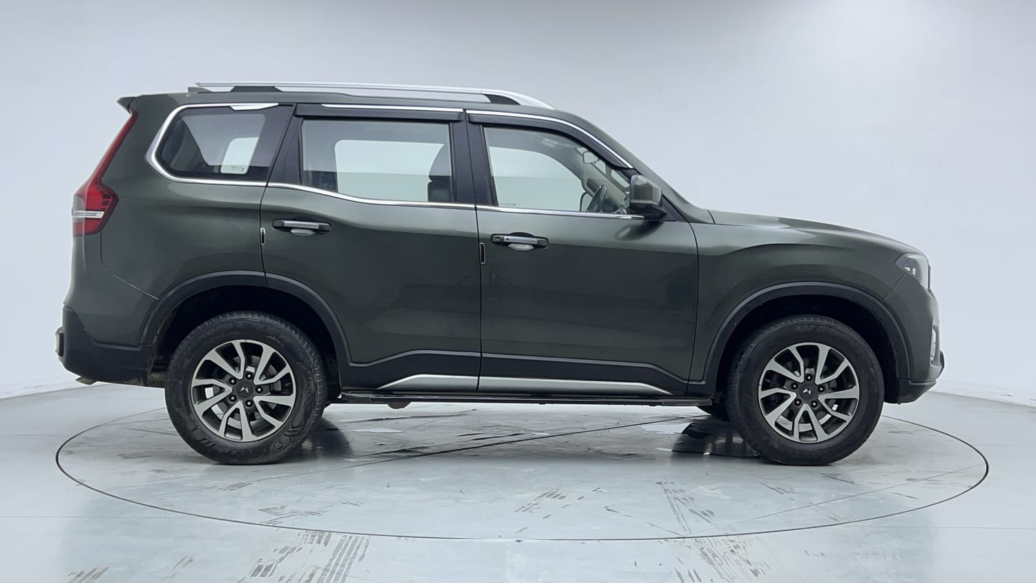 2022 Mahindra Scorpio N Z8 L Diesel AT 2WD 6 STR-5