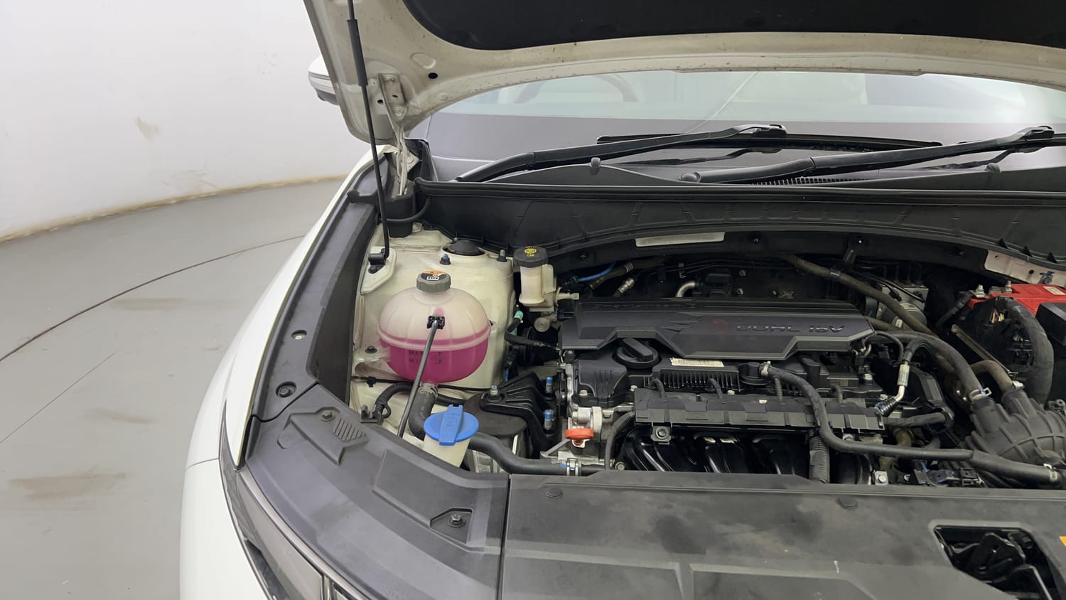 Used 2023 Hyundai Tucson Signature 2.0 AT Petrol Petrol Automatic engine ENGINE RIGHT SIDE HINGE & APRON VIEW