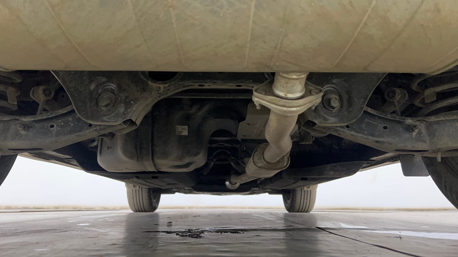 Used 2023 Hyundai Tucson Signature 2.0 AT Petrol Petrol Automatic extra REAR UNDERBODY VIEW (TAKEN FROM REAR)