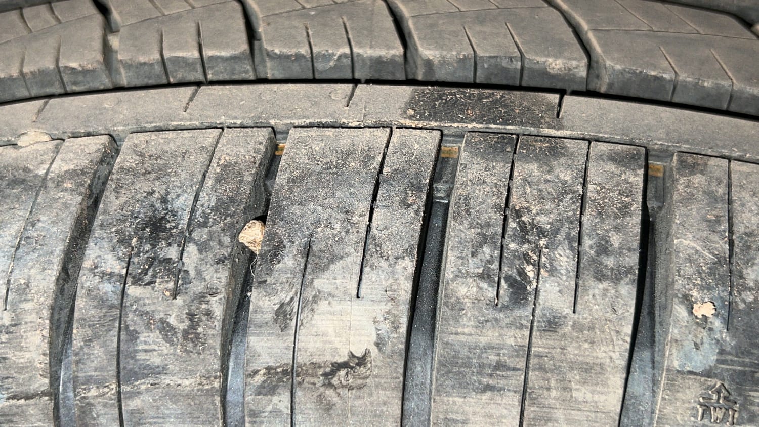 Used 2023 Hyundai Tucson Signature 2.0 AT Petrol Petrol Automatic tyres LEFT REAR TYRE TREAD VIEW