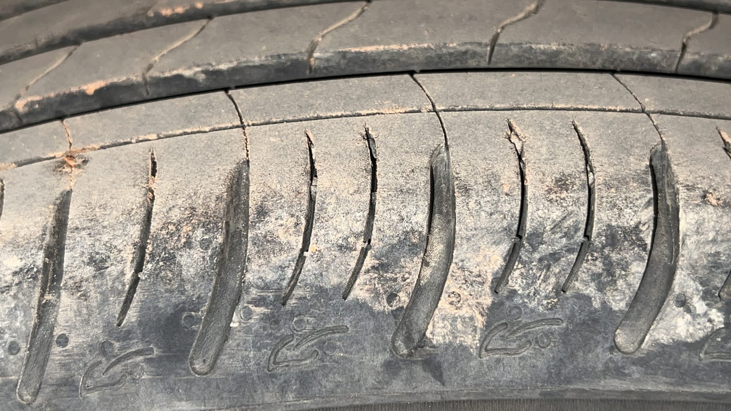 Used 2023 Hyundai Tucson Signature 2.0 AT Petrol Petrol Automatic tyres RIGHT REAR TYRE TREAD VIEW