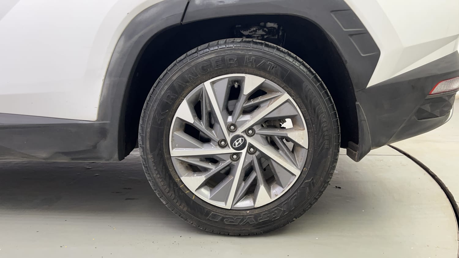 Used 2023 Hyundai Tucson Signature 2.0 AT Petrol Petrol Automatic tyres LEFT REAR TYRE RIM VIEW