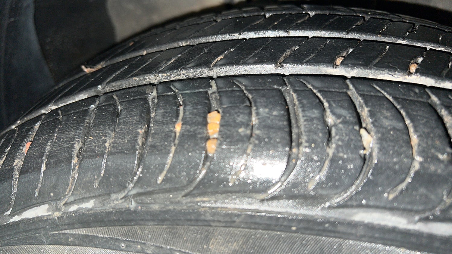 Used 2023 Kia Seltos HTK Plus 1.5 Turbo Petrol iMT Petrol Manual tyres RIGHT FRONT TYRE TREAD VIEW