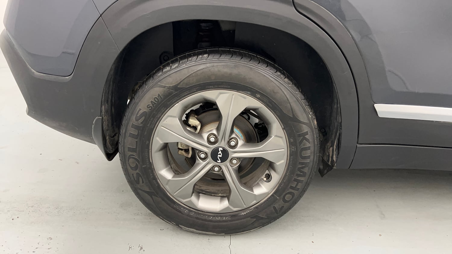 Used 2023 Kia Seltos HTK Plus 1.5 Turbo Petrol iMT Petrol Manual tyres RIGHT REAR TYRE RIM VIEW