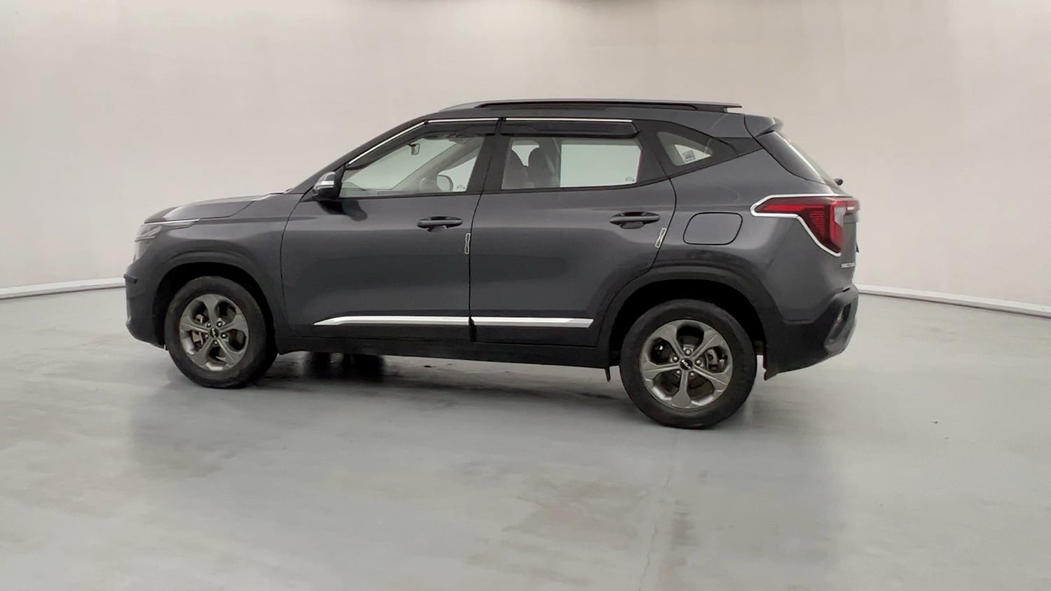 Used 2023 Kia Seltos HTK Plus 1.5 Turbo Petrol iMT Petrol Manual exterior LEFT SIDE VIEW