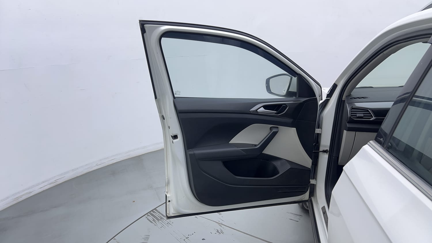 2021 Volkswagen Taigun Topline 1.0 TSI AT-21