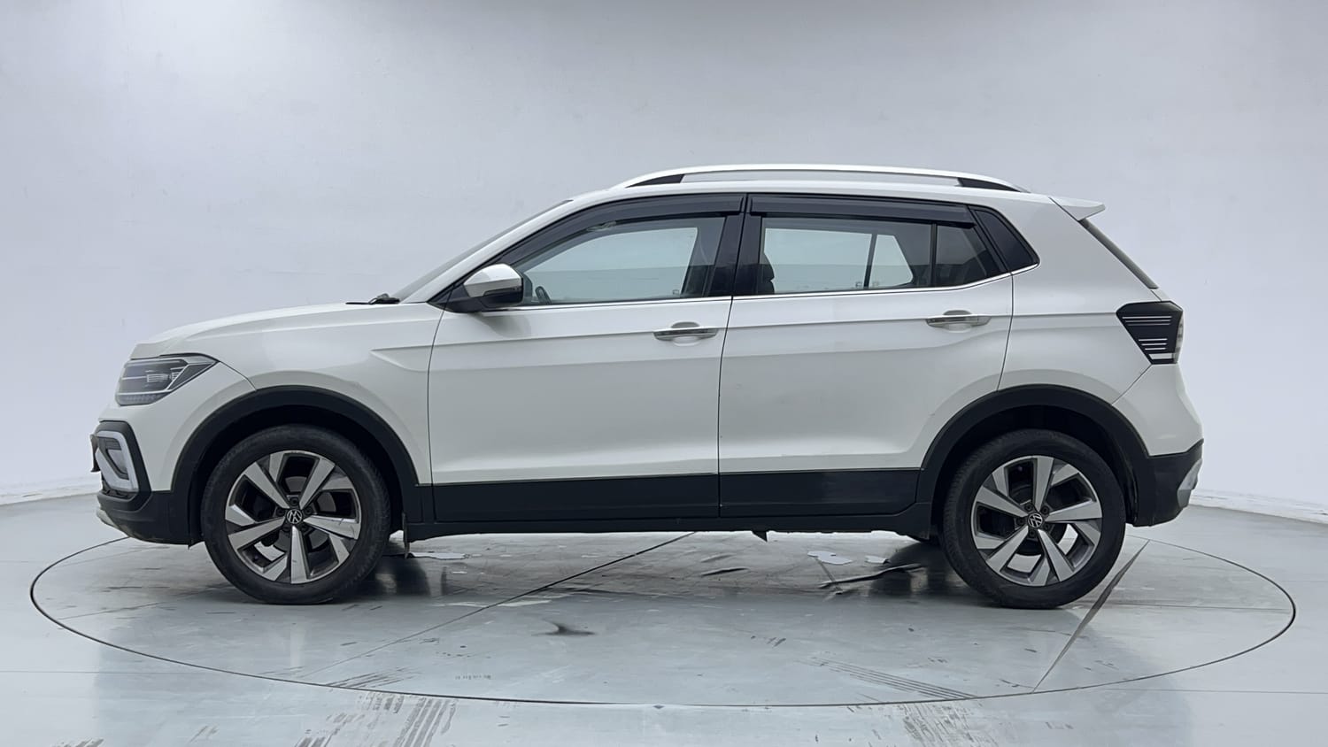 2021 Volkswagen Taigun Topline 1.0 TSI AT-1