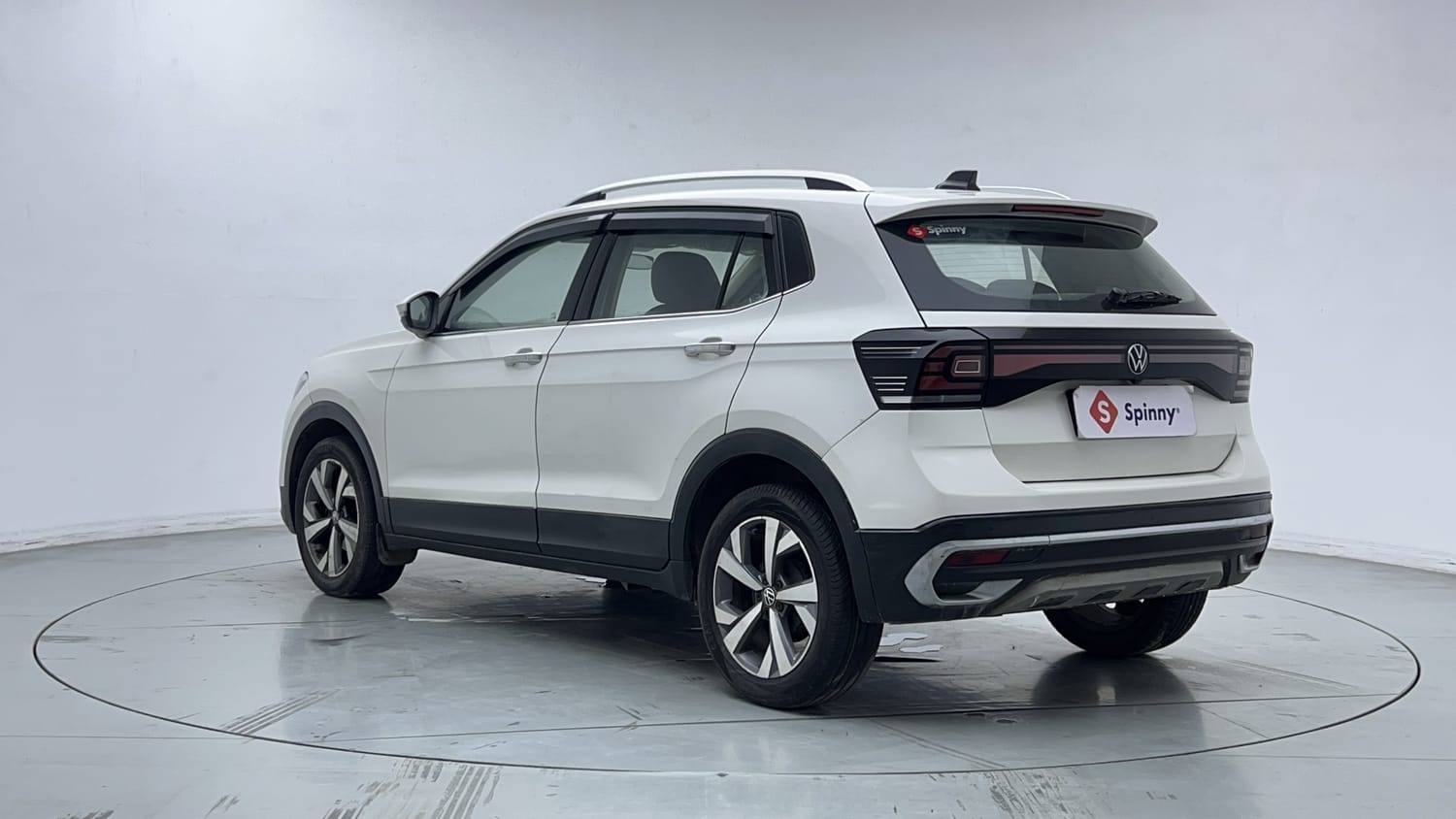 2021 Volkswagen Taigun Topline 1.0 TSI AT-2