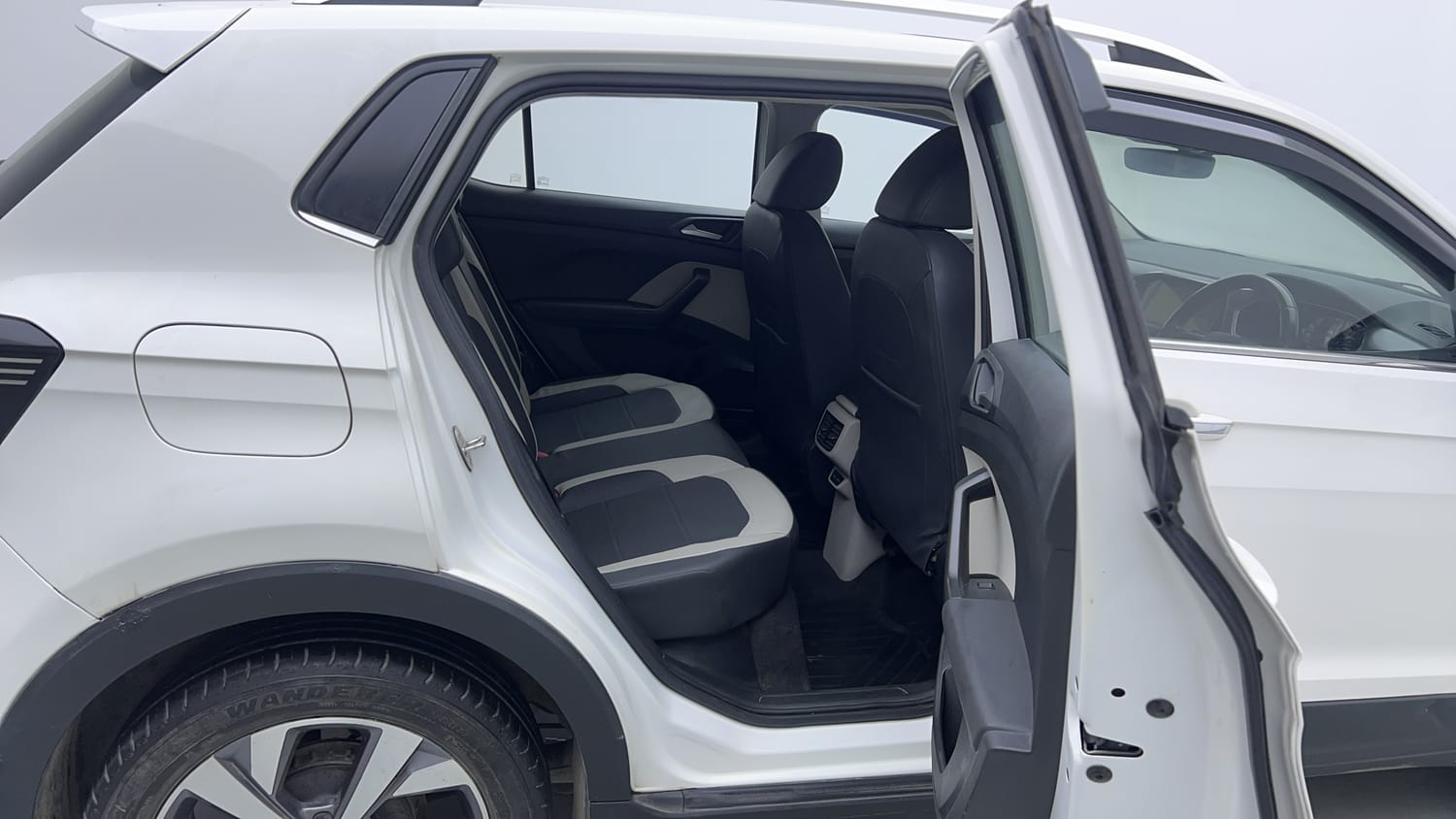 2021 Volkswagen Taigun Topline 1.0 TSI AT-18