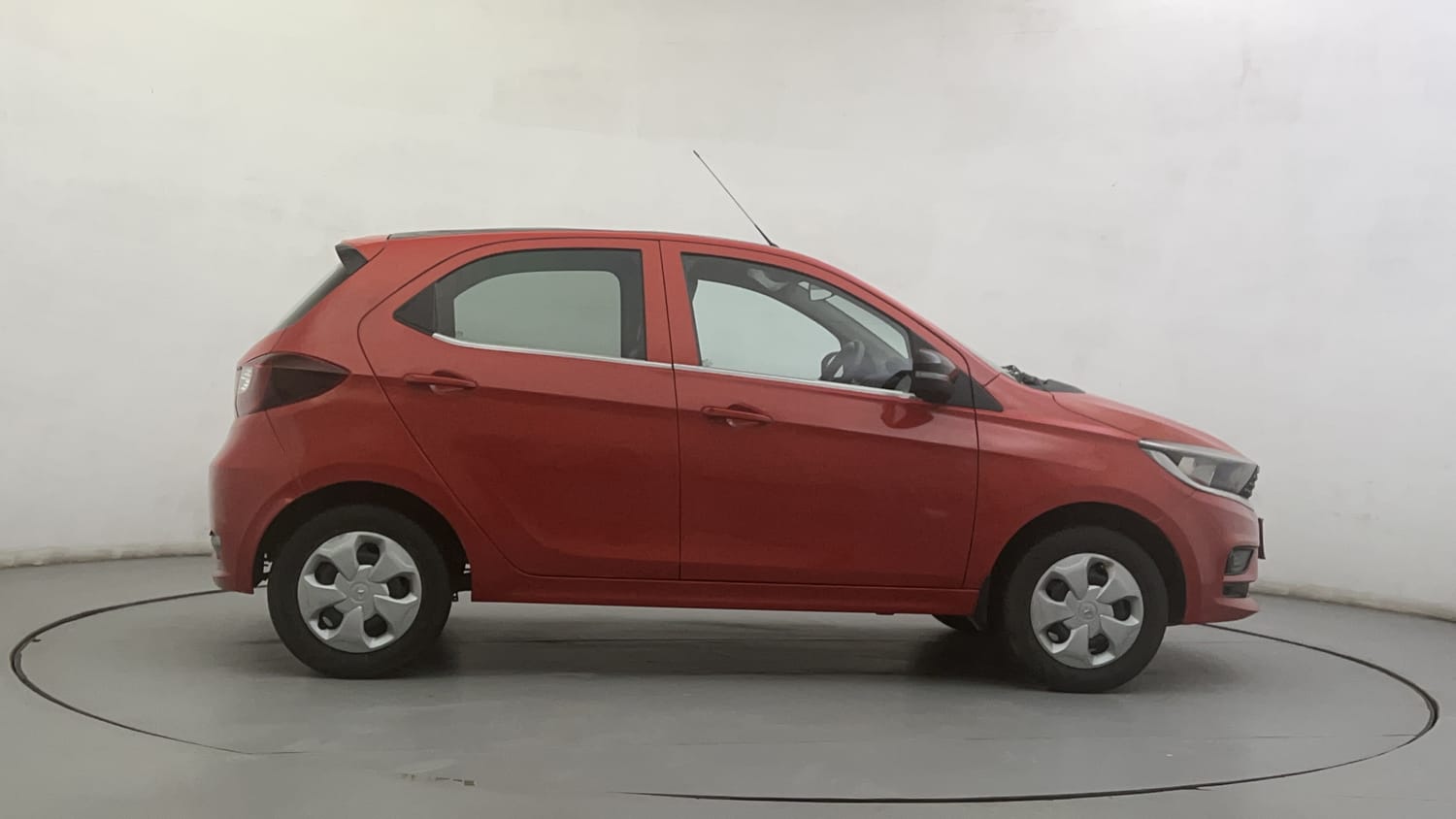 Used 2022 Tata Tiago XT CNG Cng Manual exterior RIGHT SIDE VIEW