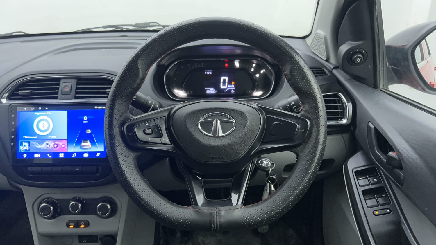 Used 2022 Tata Tiago XT CNG Cng Manual interior STEERING VIEW