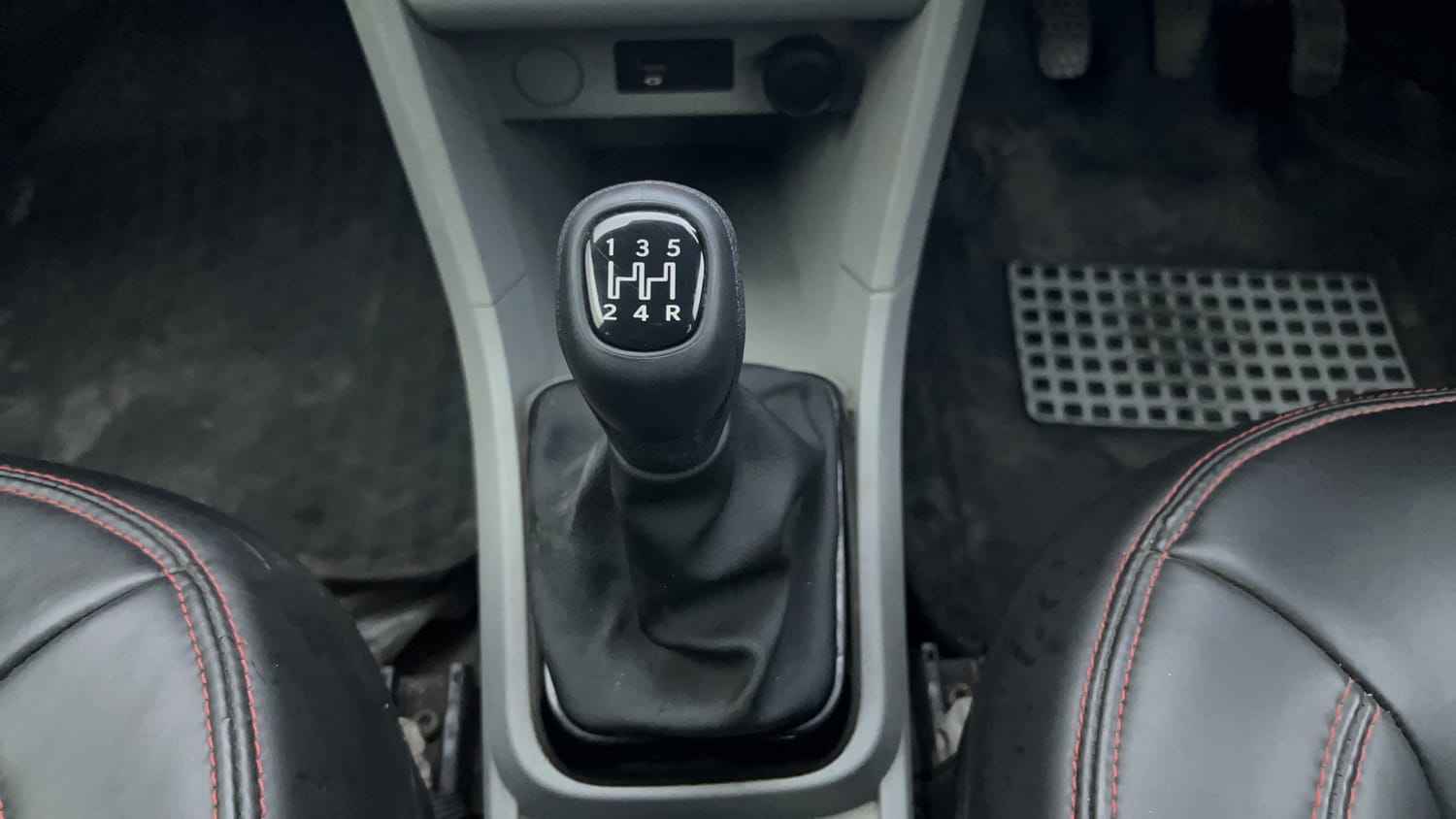Used 2022 Tata Tiago XT CNG Cng Manual interior GEAR  KNOB VIEW