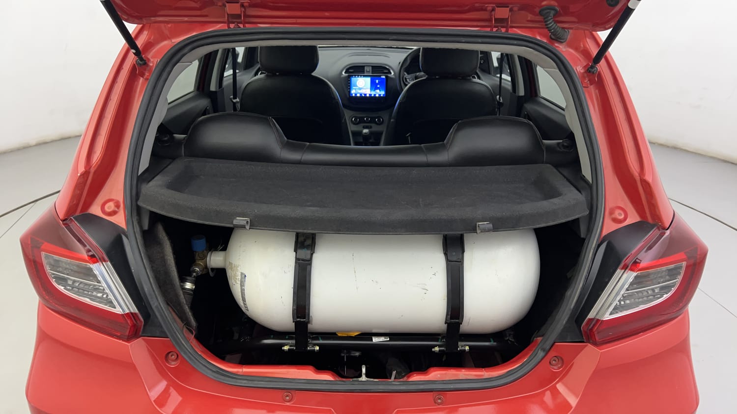 Used 2022 Tata Tiago XT CNG Cng Manual interior DICKY INSIDE VIEW