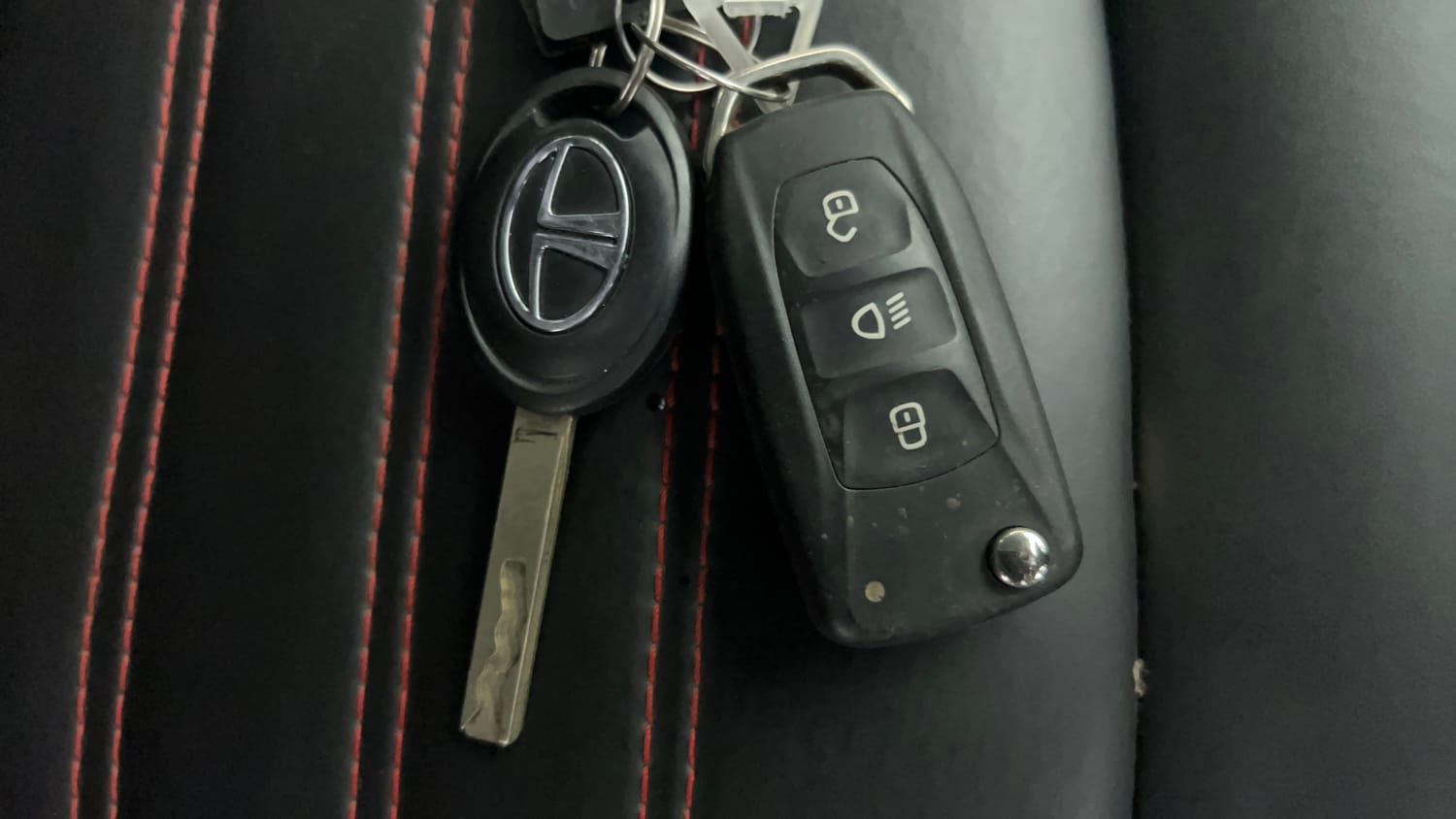 Used 2022 Tata Tiago XT CNG Cng Manual extra CAR KEY VIEW