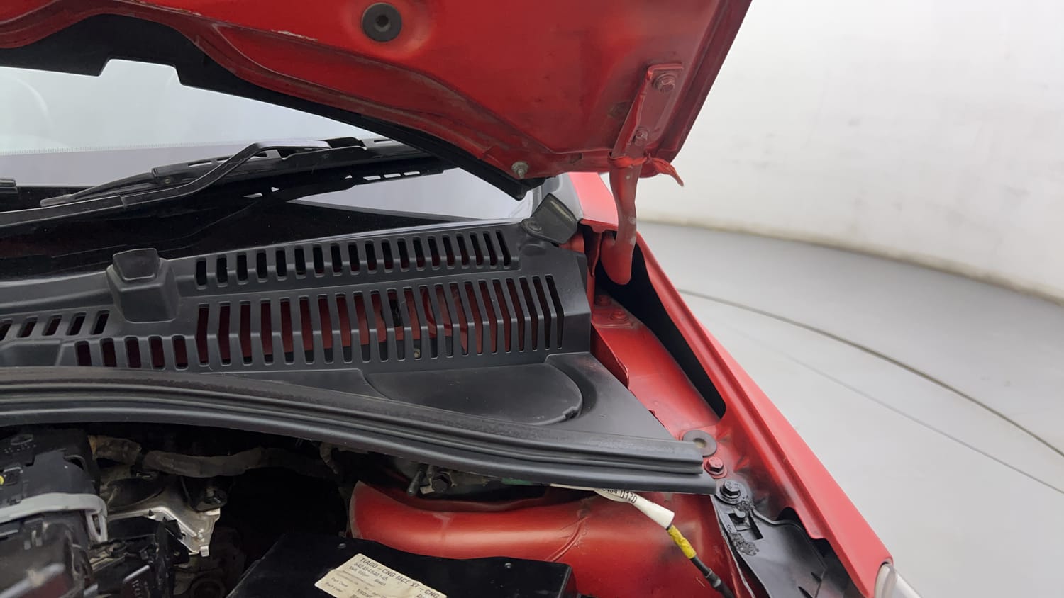 Used 2022 Tata Tiago XT CNG Cng Manual engine ENGINE LEFT SIDE HINGE & APRON VIEW
