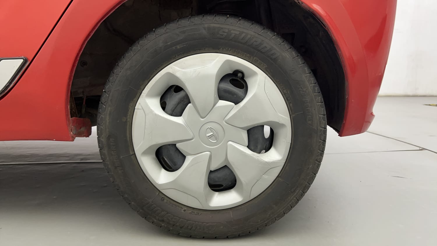 Used 2022 Tata Tiago XT CNG Cng Manual tyres LEFT REAR TYRE RIM VIEW