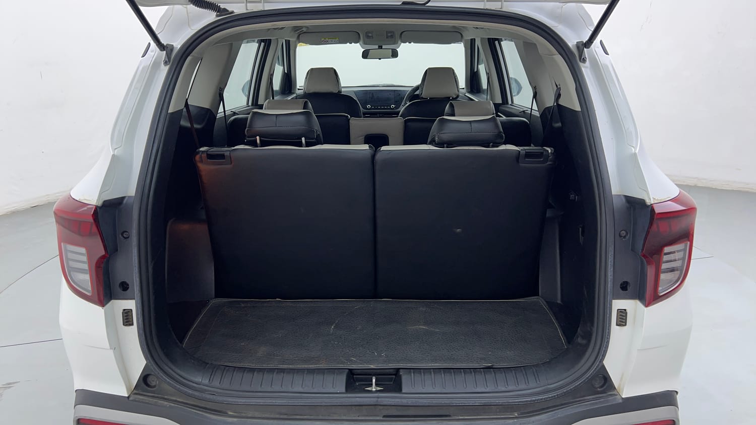 Used 2023 Kia Carens Prestige Plus 1.5 Diesel MT 7 STR Diesel Manual interior DICKY INSIDE VIEW
