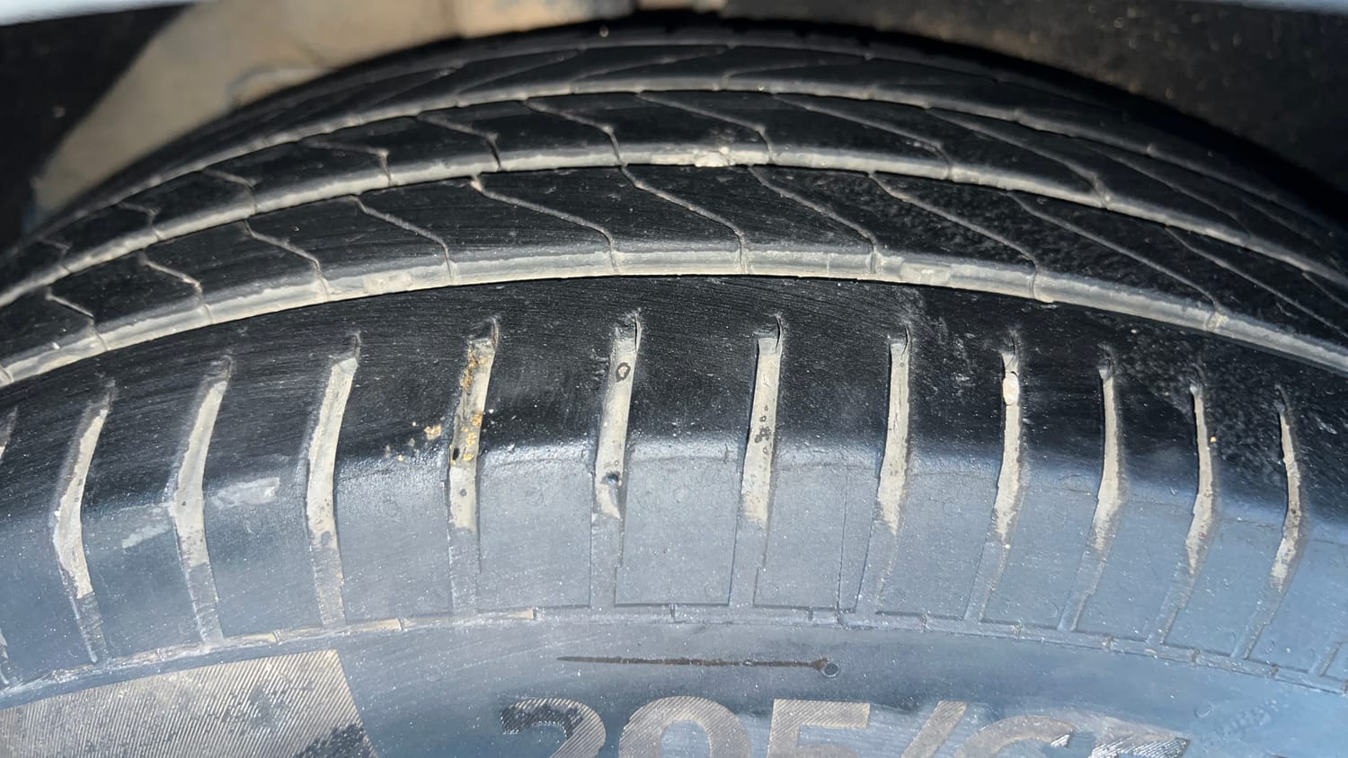 Used 2023 Kia Carens Prestige Plus 1.5 Diesel MT 7 STR Diesel Manual tyres RIGHT REAR TYRE TREAD VIEW