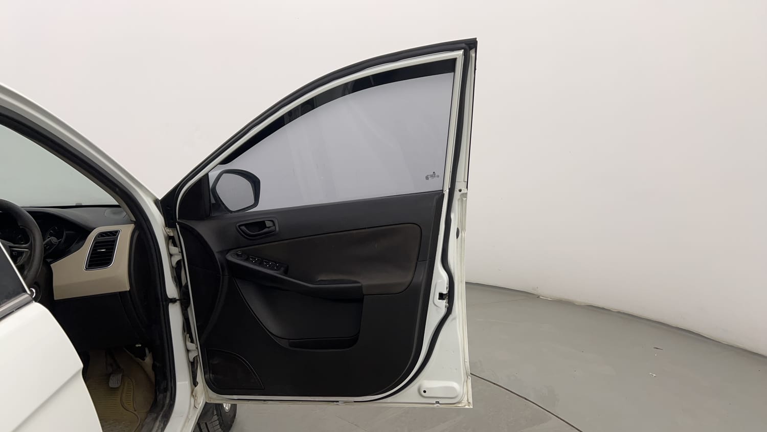 Used 2015 Tata Zest XMA Diesel Diesel Automatic interior RIGHT FRONT DOOR OPEN VIEW