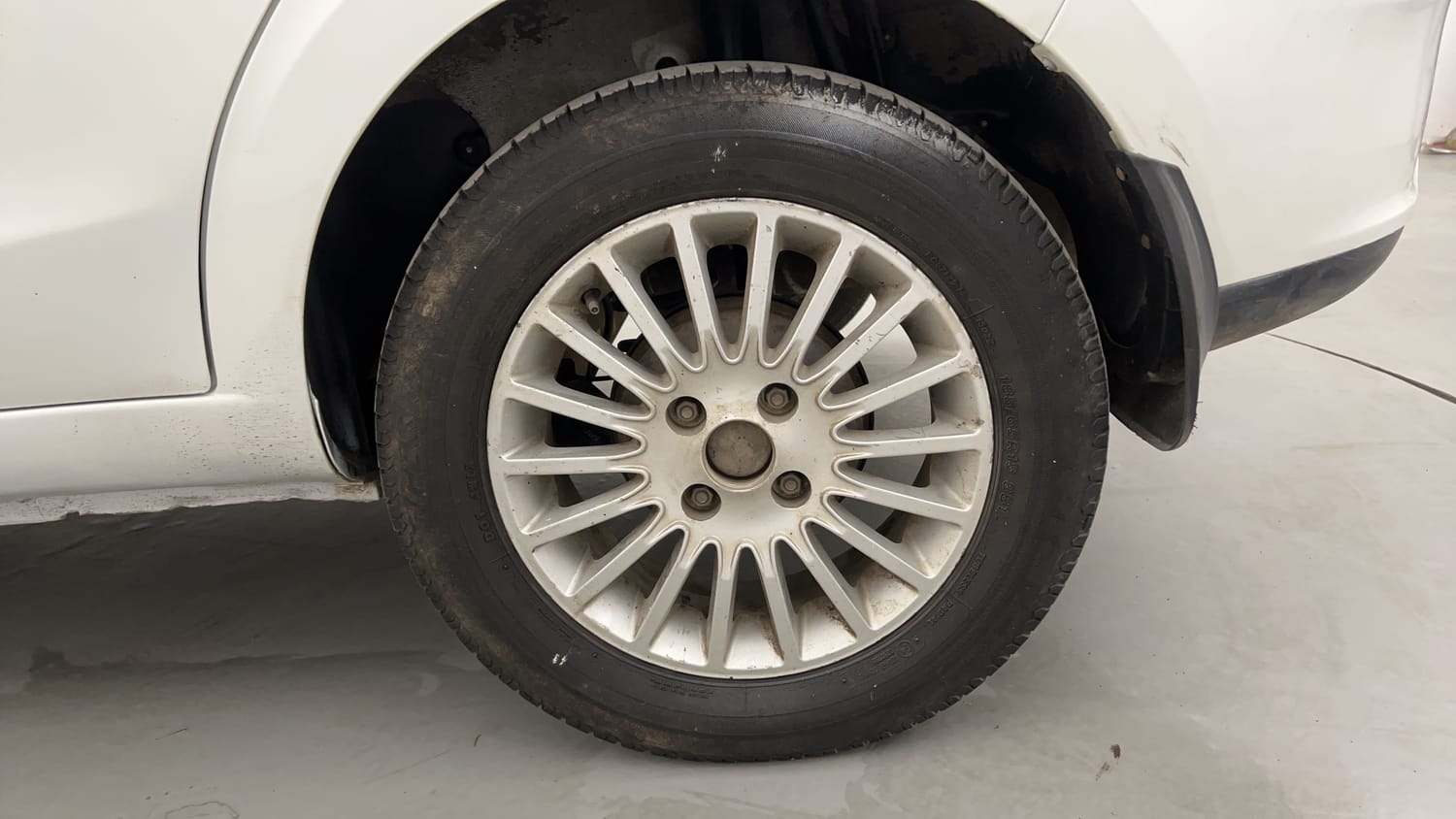 Used 2015 Tata Zest XMA Diesel Diesel Automatic tyres LEFT REAR TYRE RIM VIEW
