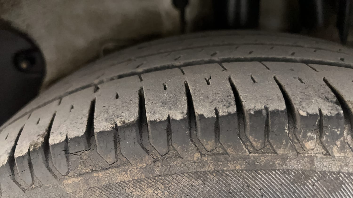 Used 2015 Tata Zest XMA Diesel Diesel Automatic tyres LEFT REAR TYRE TREAD VIEW