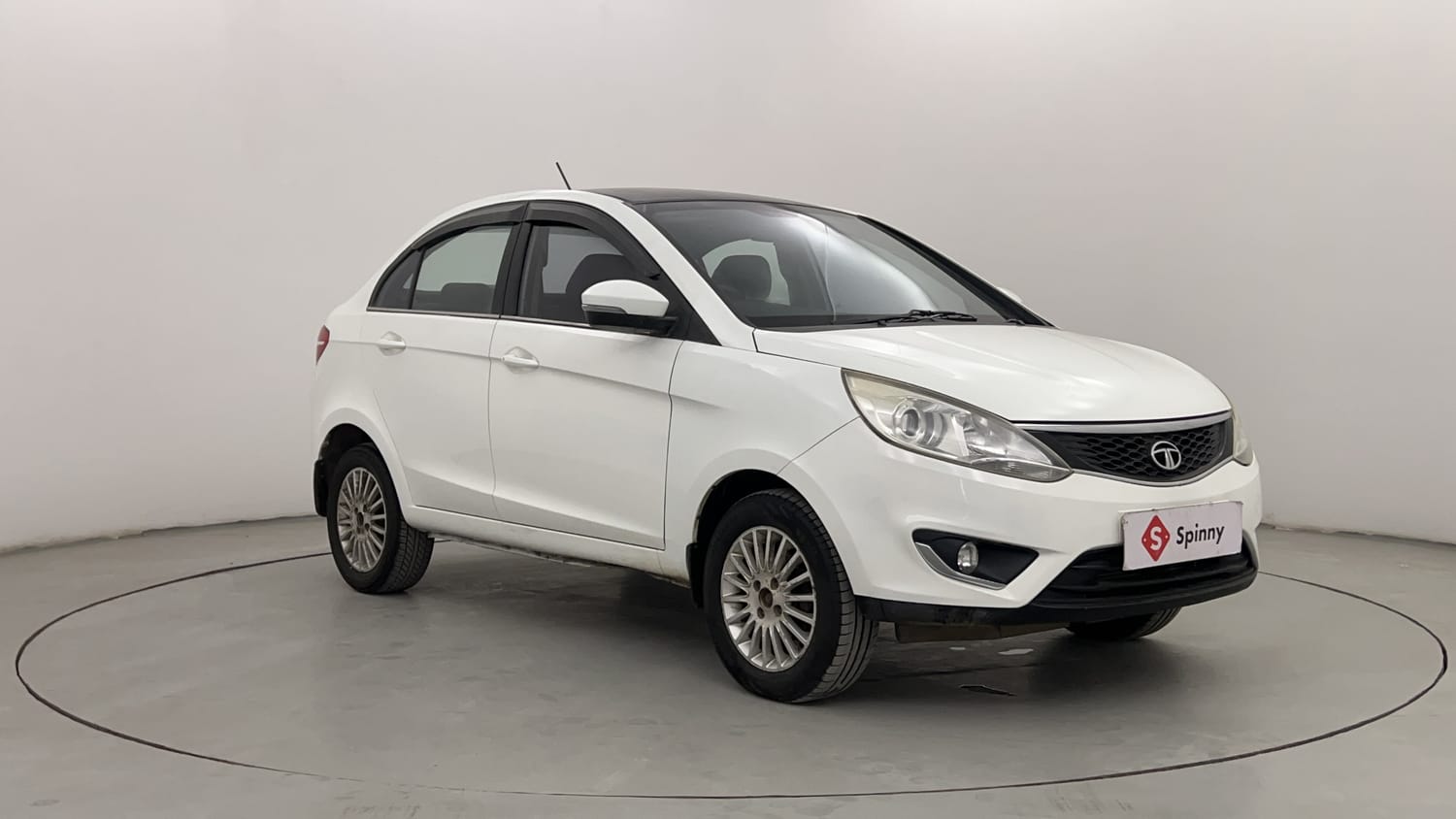 Used 2015 Tata Zest XMA Diesel Diesel Automatic exterior RIGHT FRONT CORNER VIEW