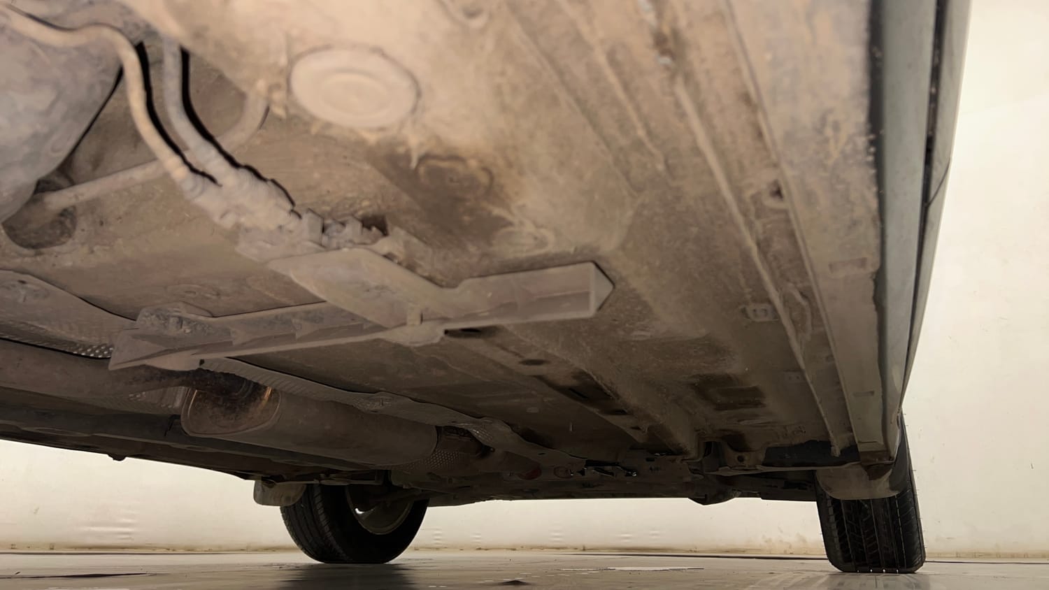 Used 2023 Skoda Kushaq Ambition 1.0L TSI MT Petrol Manual extra REAR RIGHT UNDERBODY VIEW