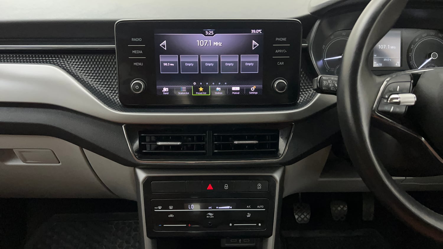 Used 2023 Skoda Kushaq Ambition 1.0L TSI MT Petrol Manual interior MUSIC SYSTEM & AC CONTROL VIEW