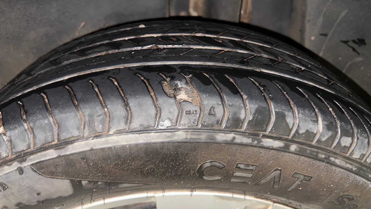 Used 2023 Skoda Kushaq Ambition 1.0L TSI MT Petrol Manual tyres LEFT REAR TYRE TREAD VIEW