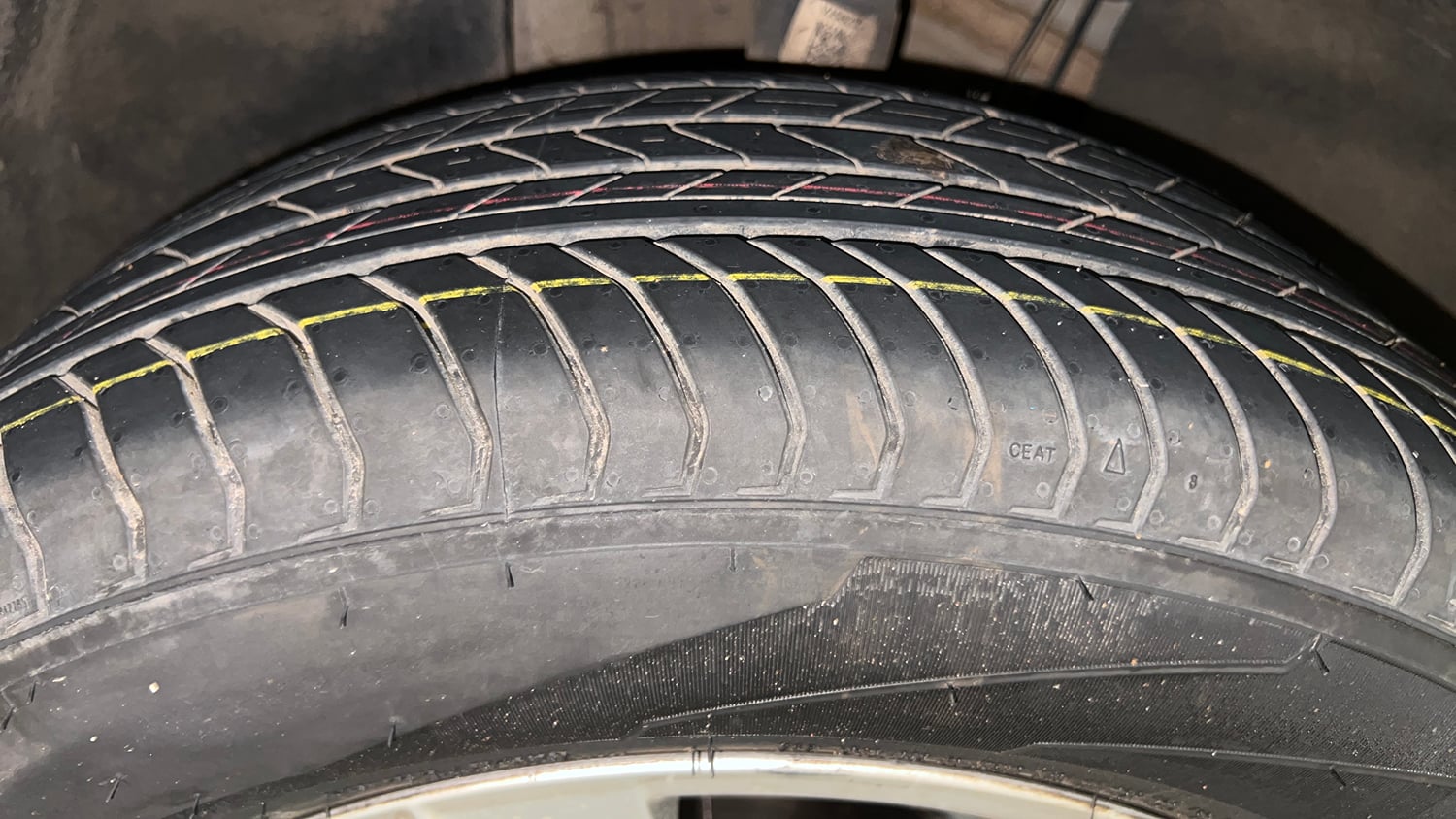 Used 2023 Skoda Kushaq Ambition 1.0L TSI MT Petrol Manual tyres LEFT FRONT TYRE TREAD VIEW