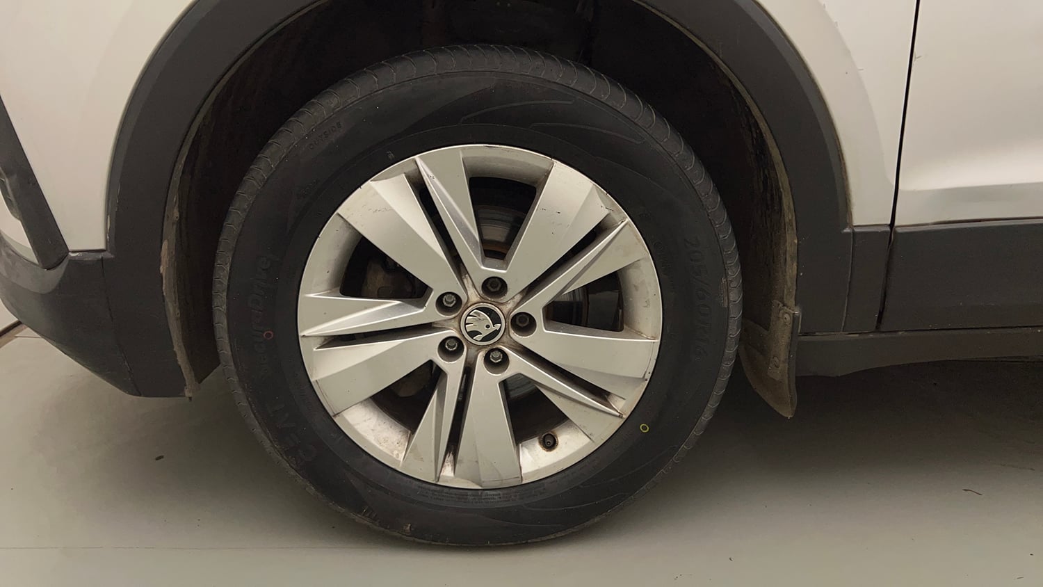 Used 2023 Skoda Kushaq Ambition 1.0L TSI MT Petrol Manual tyres LEFT FRONT TYRE RIM VIEW