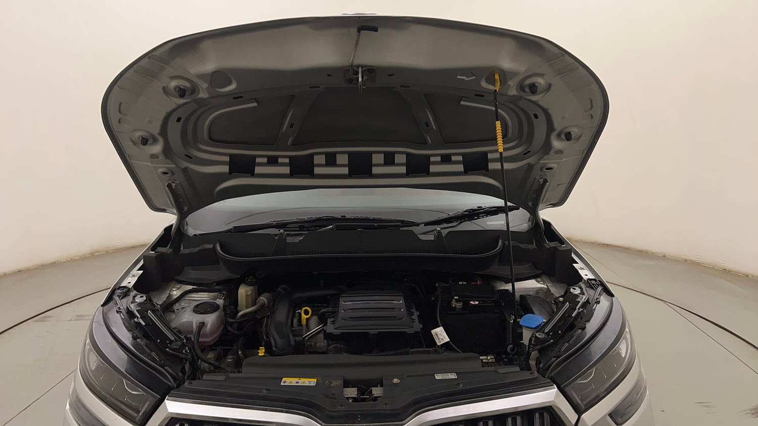 Used 2023 Skoda Kushaq Ambition 1.0L TSI MT Petrol Manual engine ENGINE & BONNET OPEN FRONT VIEW