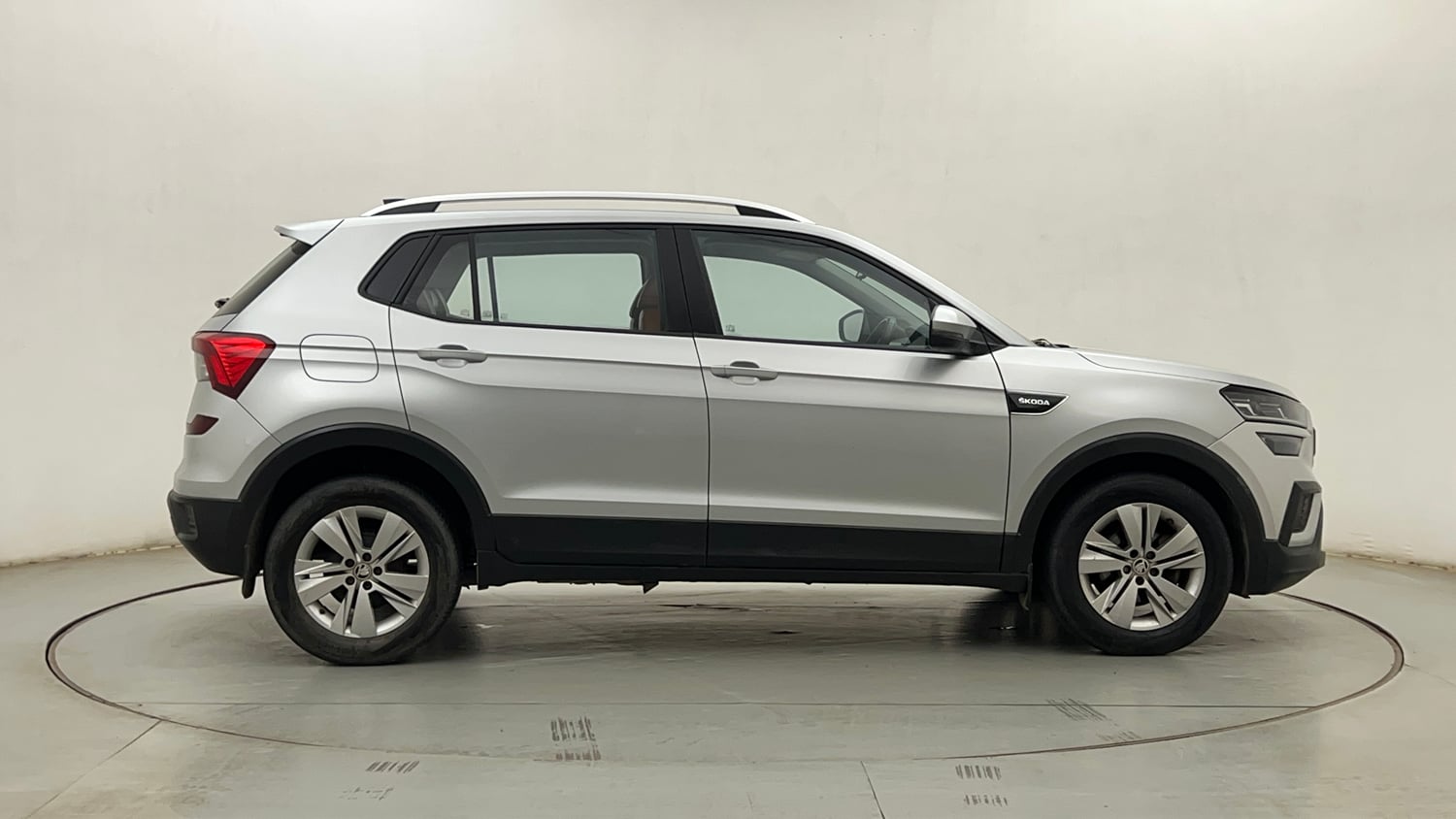 Used 2023 Skoda Kushaq Ambition 1.0L TSI MT Petrol Manual exterior RIGHT SIDE VIEW