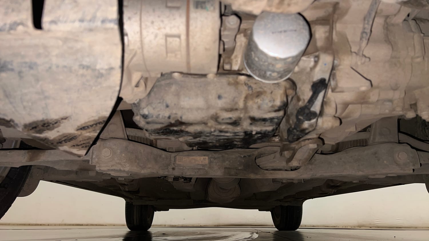 Used 2023 Skoda Kushaq Ambition 1.0L TSI MT Petrol Manual extra FRONT LEFT UNDERBODY VIEW