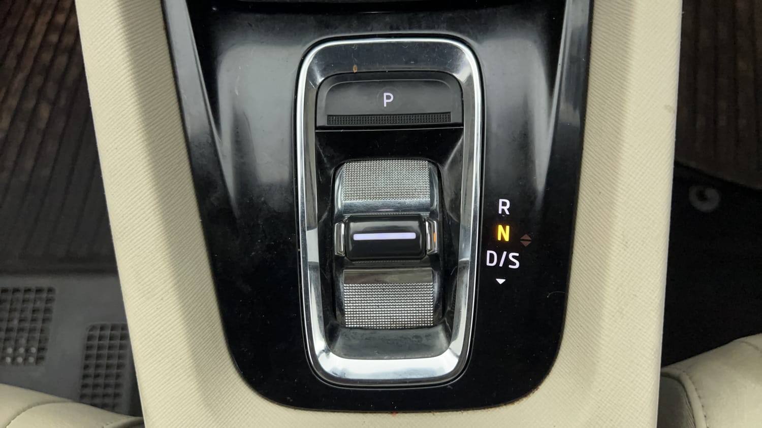Used 2021 Skoda Octavia L&K 2.0 Petrol Automatic interior GEAR  KNOB VIEW